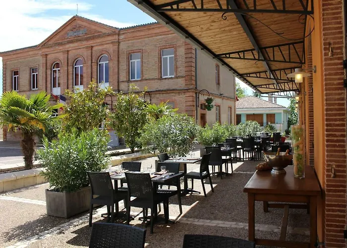 فندق مبيت وإفطار Le Vic De De Lomagne 3*