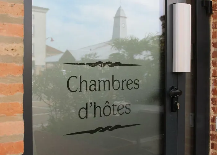 فندق مبيت وإفطار Le Vic De De Lomagne Lavit