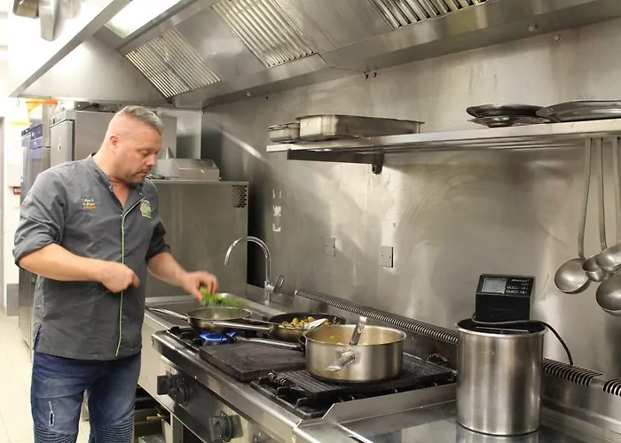 فندق مبيت وإفطار Le Vic De De Lomagne Lavit