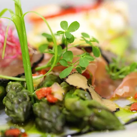 Le Vic De De Lomagne 3* Lavit