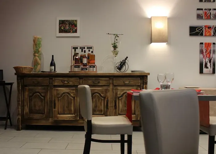 Le Vic De De Lomagne Bed & Breakfast 3*