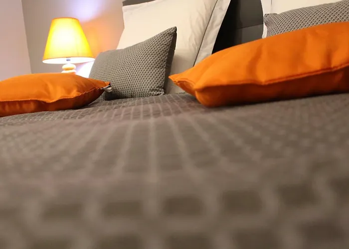 Le Vic De De Lomagne Bed & Breakfast